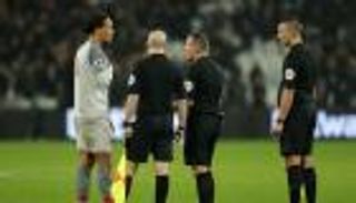 استبعاد حكم مبارة ليفربول ووست هام من جولة البريمييرليج المقبلة