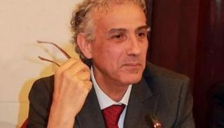 الروائي المغربي محمد المعزوز