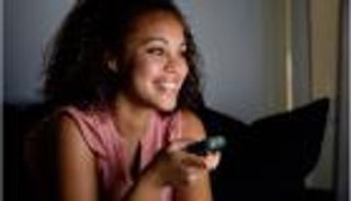 دراسة: كثرة مشاهدة التلفزيون تزيد خطر الإصابة بسرطان القولون