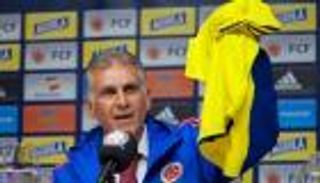 مساعد فيرجسون السابق يتولى تدريب منتخب كولومبيا