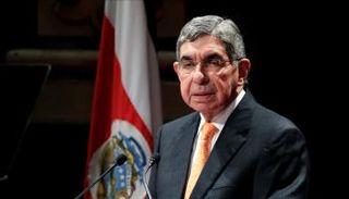 رئيس كوستاريكا السابق أوسكار أرياس