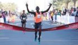 الكيني كيبروب يفوز بسباق نصف ماراثون رأس الخيمة