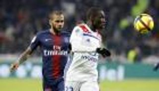 برشلونة يجد ضالته في ليون لتعزيز جبهته اليسرى