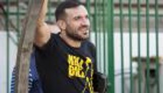 الأهلي المصري يمدد عقدي معلول ونيدفيد