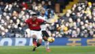 جماهير مانشستر يونايتد تشبه هدف مارسيال بلوحة رونالدو الفنية