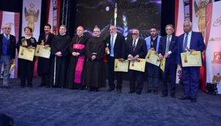 جانب من المكرمين في المهرجان