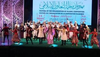 جانب من عروض المهرجان