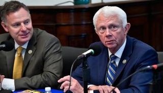 جاك بيرجمان النائب عن الدائرة الأولى لولاية ميشيجان 