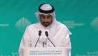 عبدالله بن زايد أمام قمة الحكومات: لقاء البابا فرنسيس وشيخ الأزهر رسالة سلام