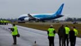 طائرة نيوزيلندية بورطة فوق السحاب.. لا إذن بالهبوط في الصين