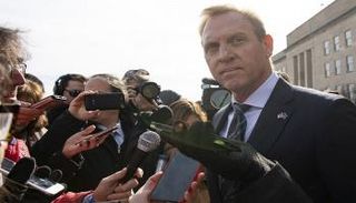 وزير الدفاع الأمريكي بالوكالة باتريك شاناهان