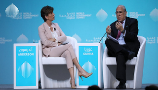 أنخيل غوريا خلال مشاركته في القمة العالمية للحكومات