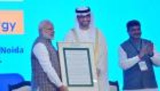 بالصور.. رئيس أدنوك يفوز بجائزة أفضل إنجاز شخصي في قطاع الطاقة عالميا