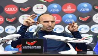 مدرب بني ياس خلال المؤتمر