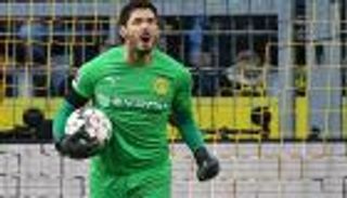 حارس دورتموند: أشاهد برشلونة لأتعلم من شتيجن