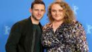 مهرجان برلين يعرض فيلما يتناول معاناة عنصري يصلح من نفسه