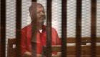 محكمة مصرية تؤجل محاكمة مرسي و28 إخوانيا بـ"اقتحام الحدود"