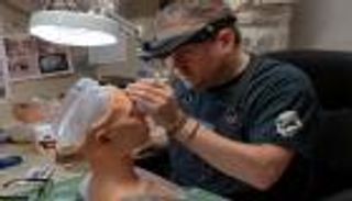 بالصور.. "أيدا" أول روبوت فنان واقعي