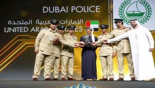 محمد بن راشد يشهد تكريم الفائزين في جائزة أفضل خدمة حكومية