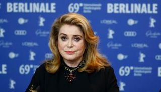 الممثلة الفرنسية الشهيرة، كاترين دونوف