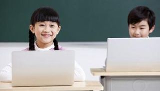 تطبيق ذكي يتحقق من أداء الواجبات المدرسية للأطفال - أرشيفية