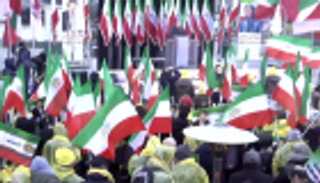 مستشار ترامب من وارسو: علينا إسقاط النظام الإيراني