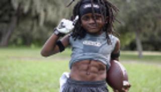 بالفيديو.. "بولت الصغير" معجزة أمريكية قادمة