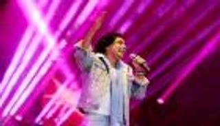 محمد منير يحيي حفلا بالقرية العالمية بدبي الجمعة