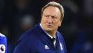 مدرب كارديف سيتي يحضر جنازة سالا في الأرجنتين