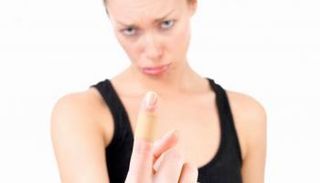 أسباب الألم الشديد من الورق