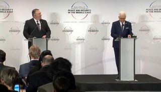 وزير خارجية بولندا مع نظيره الأمريكي خلال المؤتمر الصحفي في وارسو