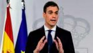 رئيس وزراء إسبانيا يعتزم الدعوة لانتخابات مبكرة أواخر أبريل المقبل