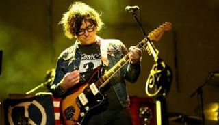 المغني والمؤلف الموسيقي الأمريكي راين أدامز