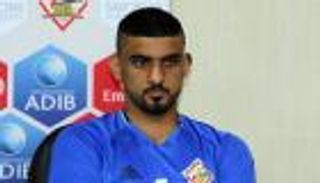 لاعب الشارقة واثق من الاحتفاظ بصدارة الدوري الإماراتي