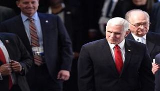 مايك بنس نائب الرئيس الأمريكي خلال مشاركته في مؤتمر ميونيخ