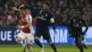 سولاري يدافع عن راموس بعد واقعة البطاقة الصفراء