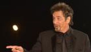 آل باتشينو ينقذ أمريكا من مؤامرة نازية في مسلسله الجديد 