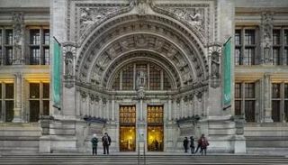 واجهة متحف "في أند إيه" البريطاني - صورة أرشيفية