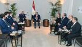 السيسي لرئيس "بي إم دبليو": نسعى لتطوير صناعة السيارات في مصر