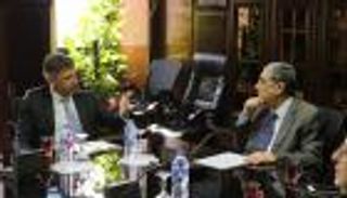 مصر تبحث مستجدات مشروع الربط الكهربائي مع أوروبا