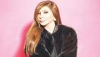 إليسا تزيل آثار لسرطان الثدي بجراحة جديدة في بروكسل