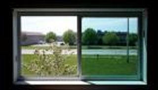 تطوير نوافذ ذكية تنقي الهواء من الضباب الدخاني