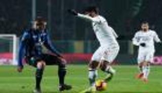 ميلان يتغلب على أتالانتا ويعزز موقفه في المربع الذهبي للكالتشيو