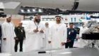 محمد بن زايد يتفقد أجنحة الشركات بمعرض "أيدكس 2019"