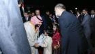 مسؤولون باكستانيون يرحبون بولي العهد السعودي: نقلة للعلاقات