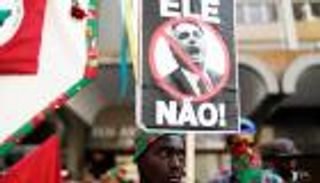 فضيحة سياسية تطيح بأقرب مساعد للرئيس البرازيلي من منصبه