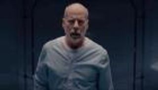 بروس ويليس: وافقت على المشاركة في "جلاس" قبل قراءة السيناريو