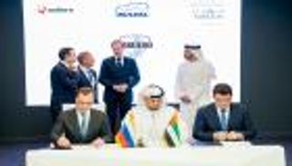 عبدالله بن زايد ووزير روسي يشهدان توقيع اتفاقية خلال "أيدكس 2019"