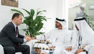 الشيخ محمد بن زايد ورئيس الهيئة الحكومية للصناعات العسكرية ببيلاروسيا