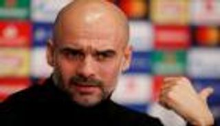 جوارديولا يتوقع معاناة مانشستر سيتي بملعب شالكه